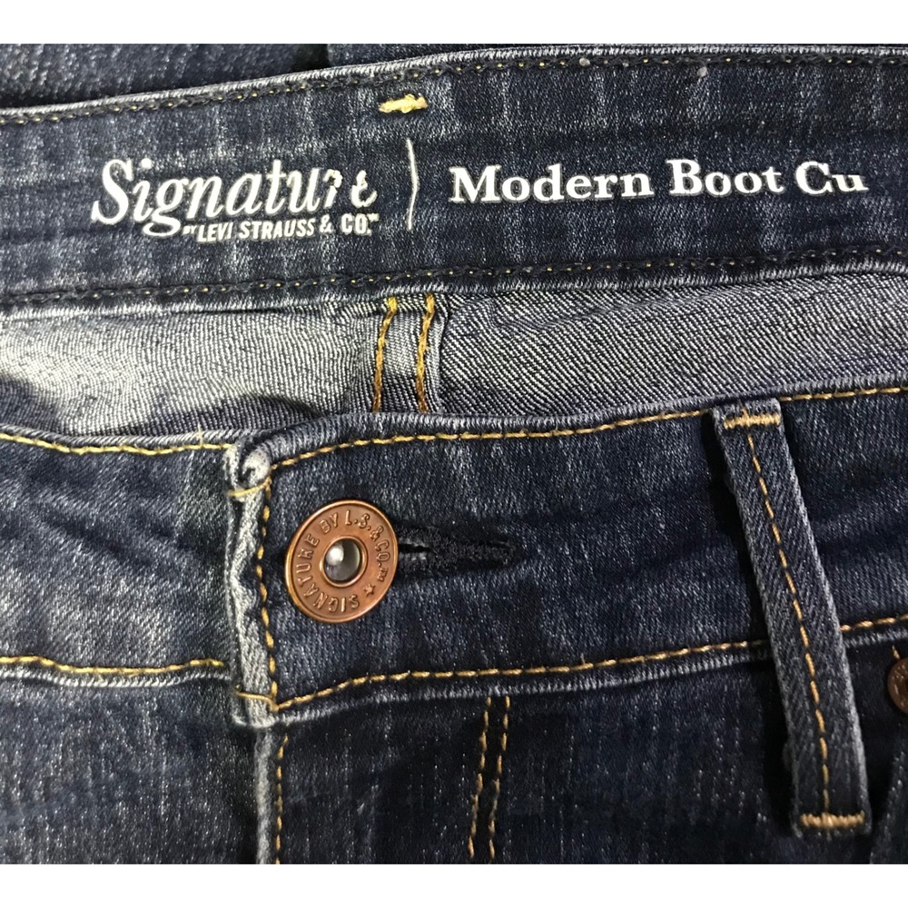 Signature by Levi Strauss Womens Modern Boot Cut Jeans Dark Wash 10L W30 L34 - Picture 4 of 4